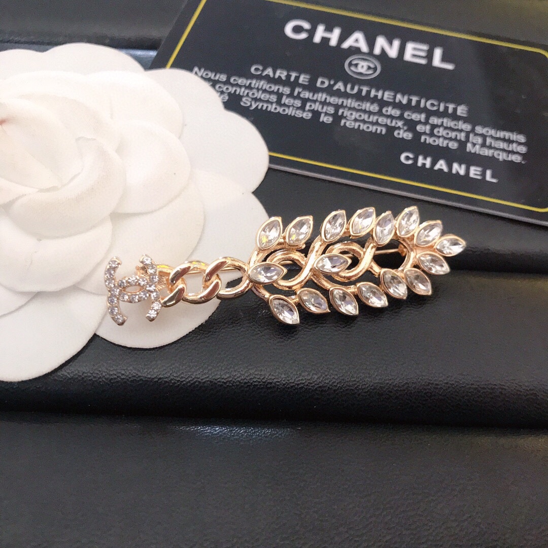 Chanel leaf brooch 111972