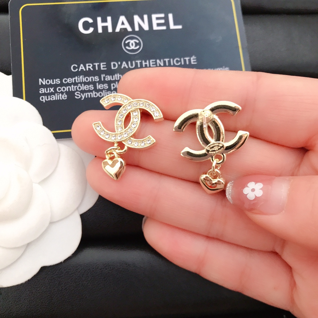 Chanel earrings heart 111977