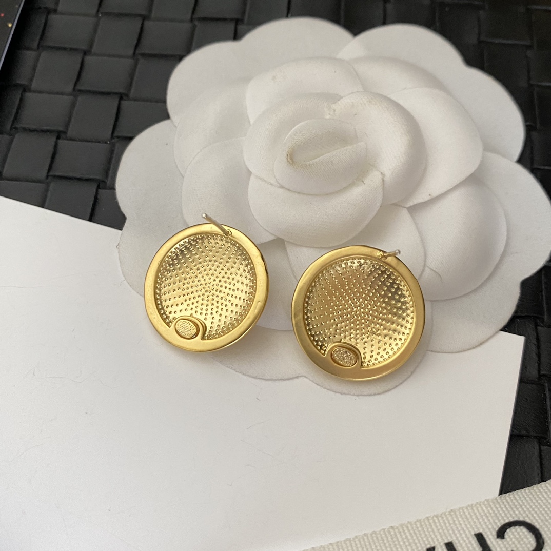 A1048 Chanel vintage earrings