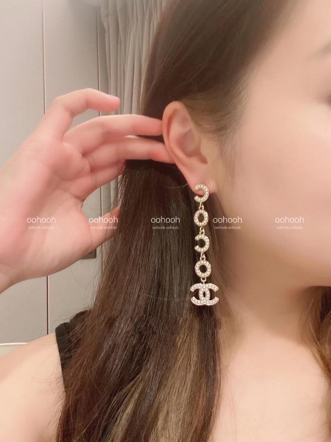 A188 Chanel pearls earrings