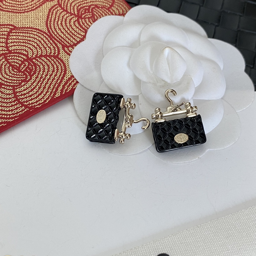 A922 Chanel bag earrings