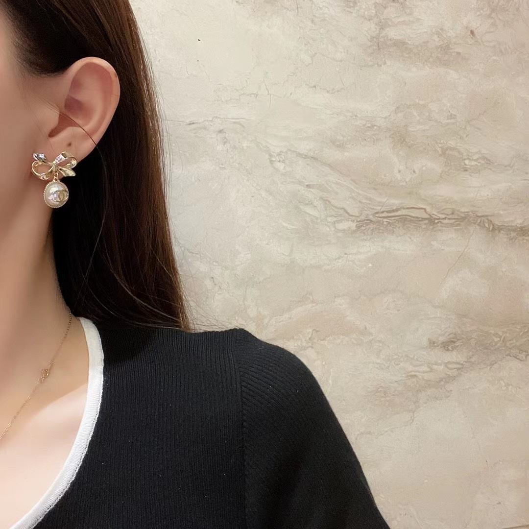 A663 Chanel earrings