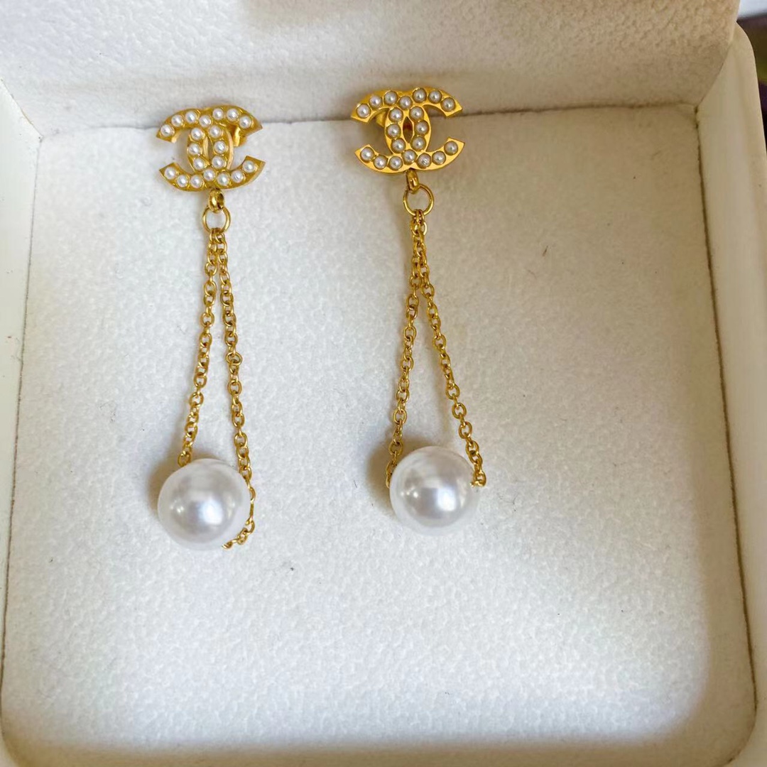 Chanel pearls earrings 112642