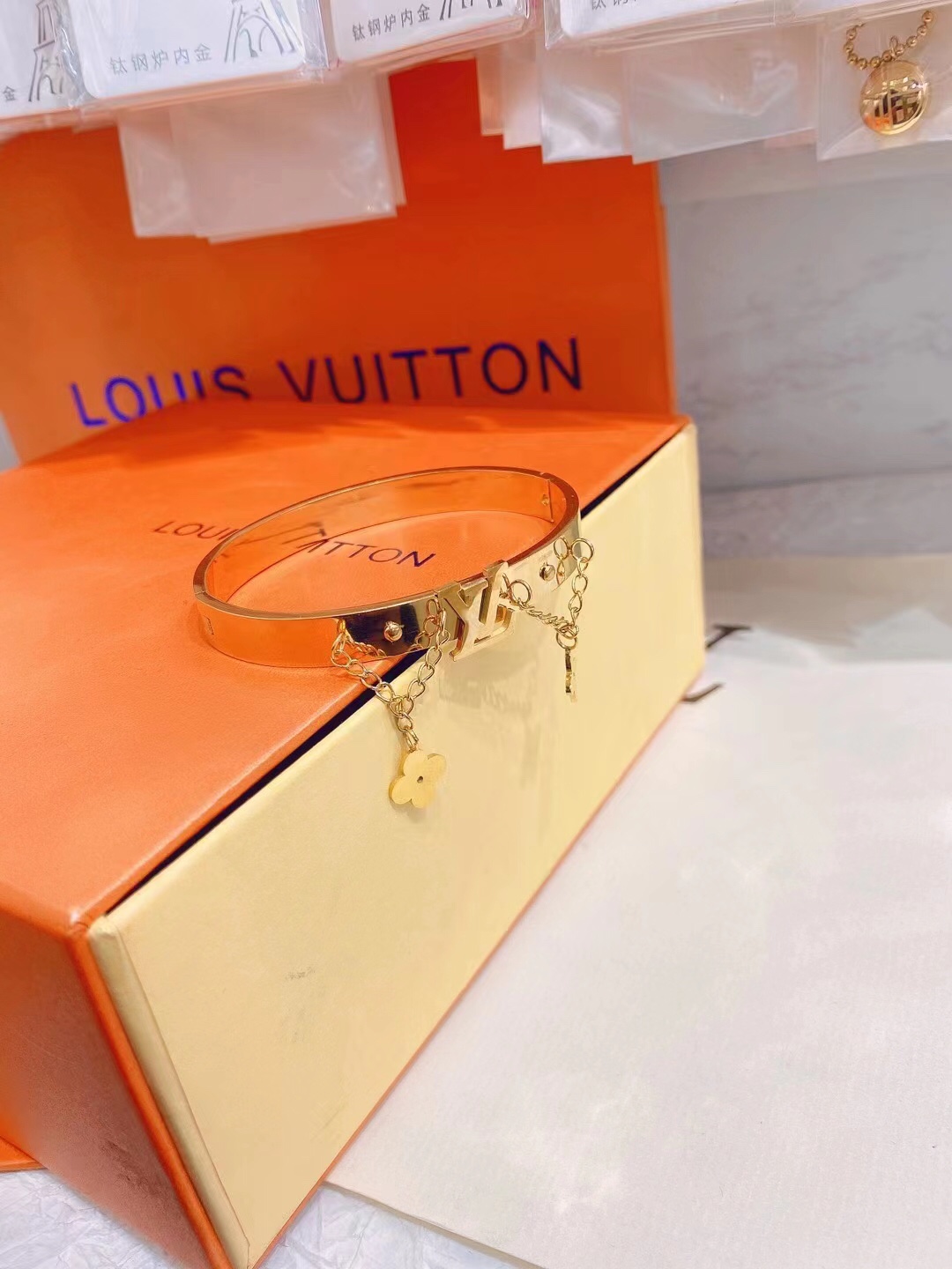 LV Louis vuitton bracelet 114099