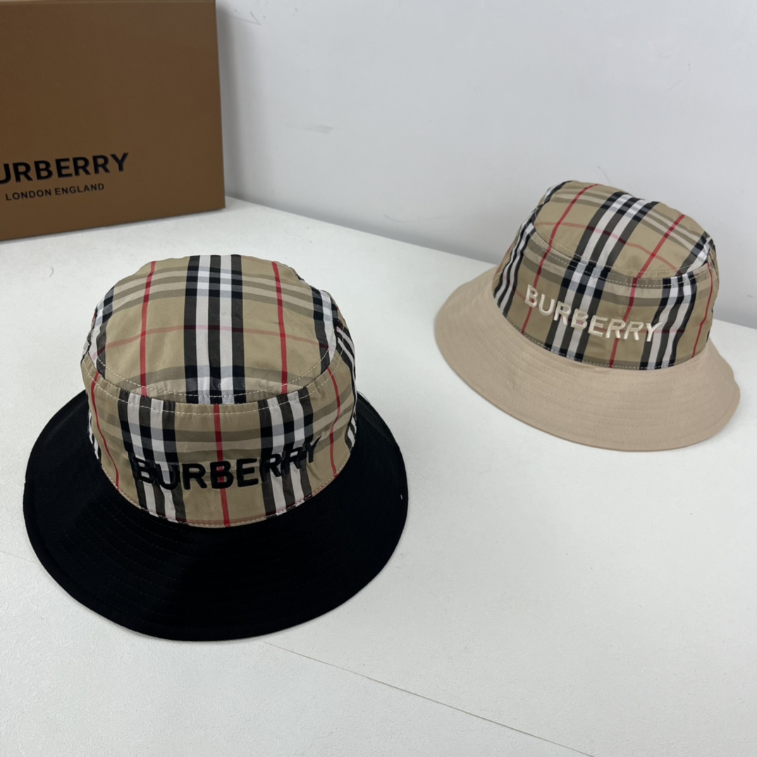 Burberry bucket hat