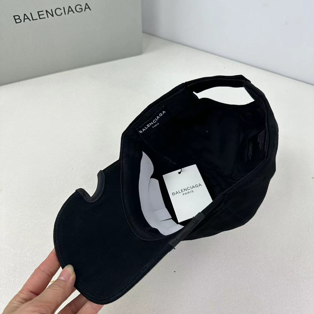 Balenciaga cap