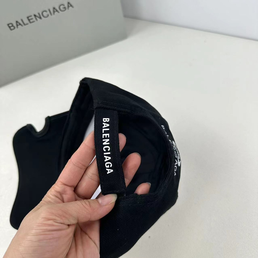 Balenciaga cap