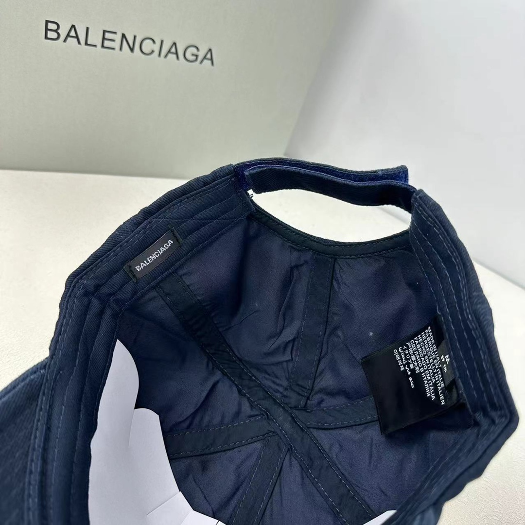 Balenciaga cap