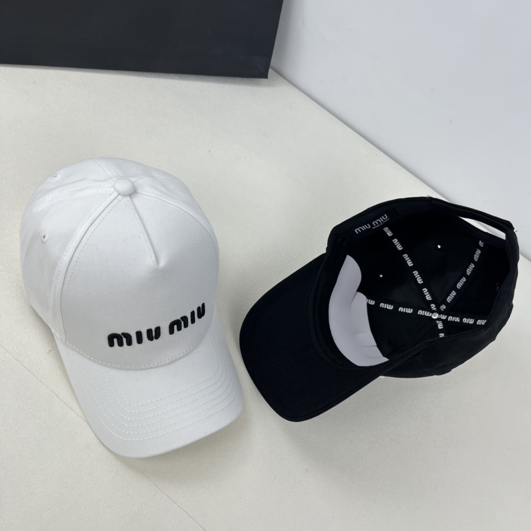 Miumiu cap