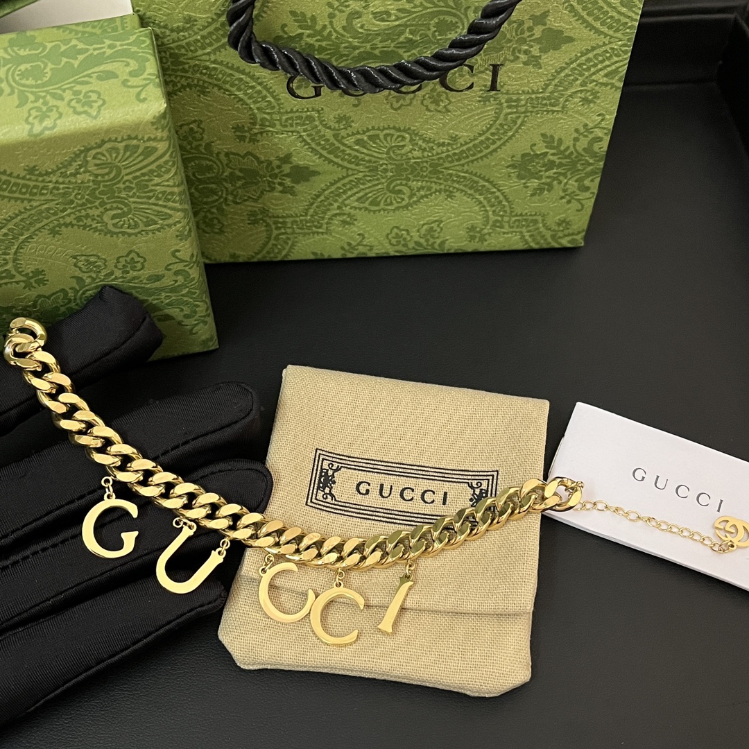 L143 Gucci bracelet