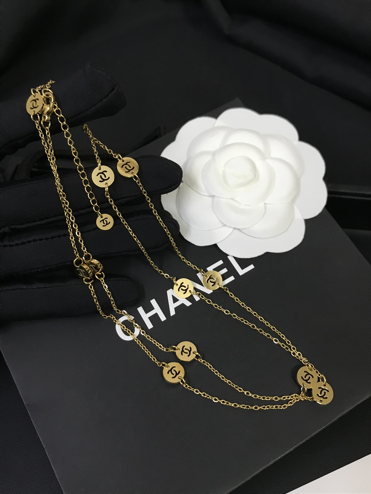 X592 Chanel long necklace