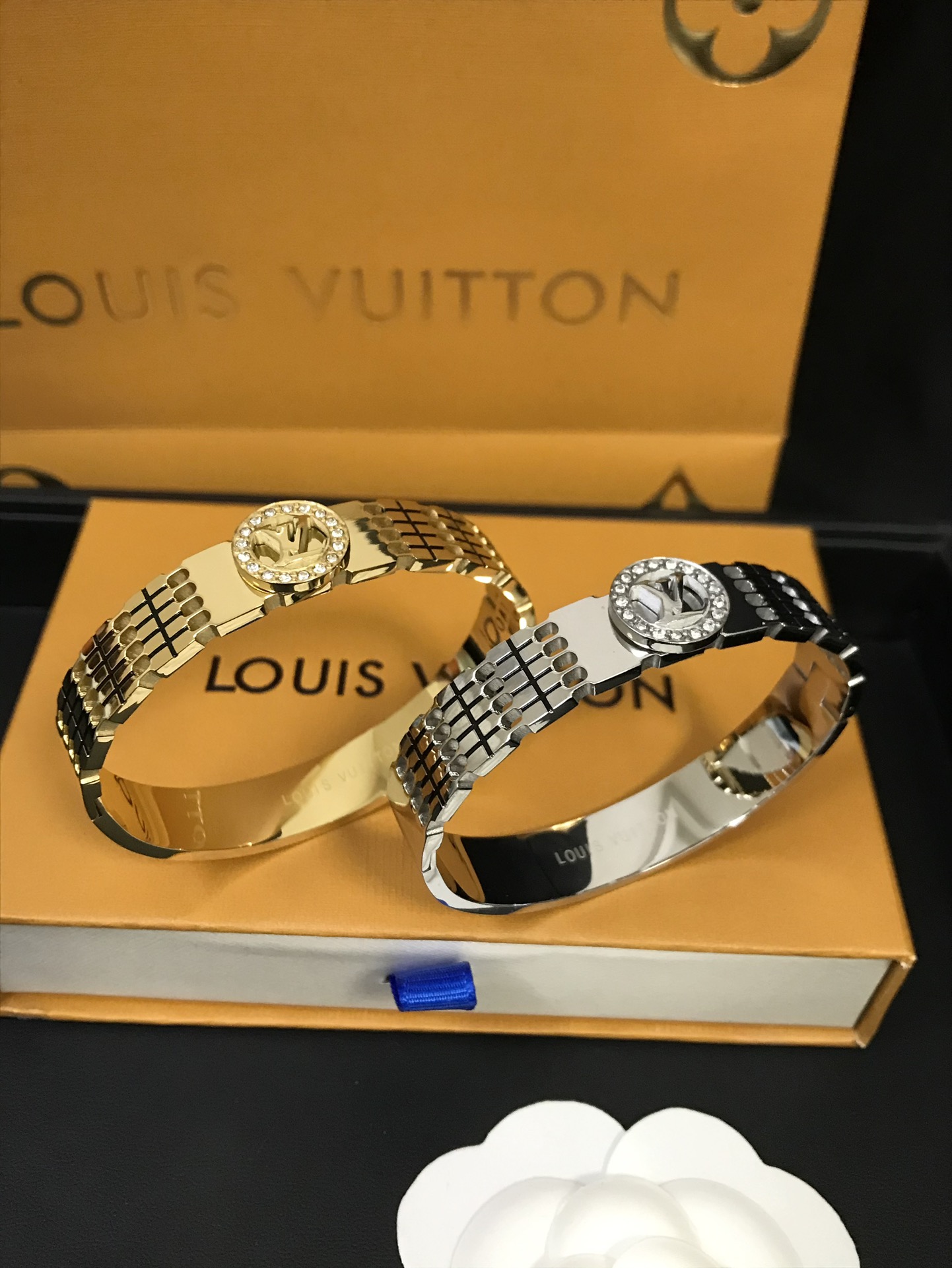 S381 LV bracelet