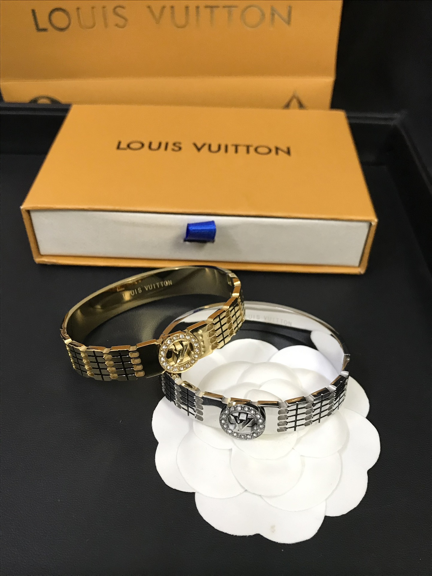 S381 LV bracelet