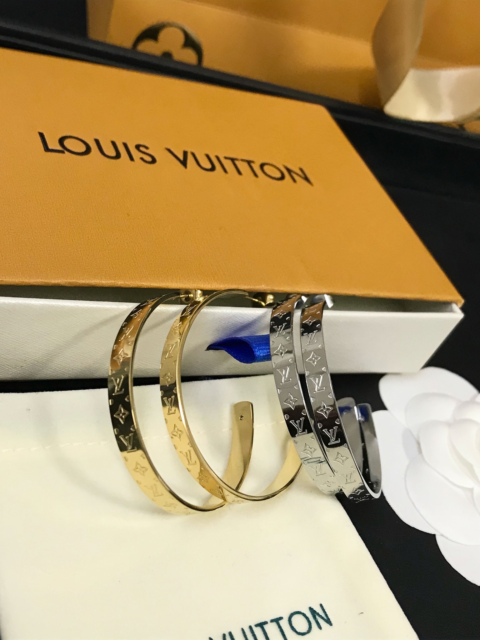 A989 LV Louis vuitton hoop earrings