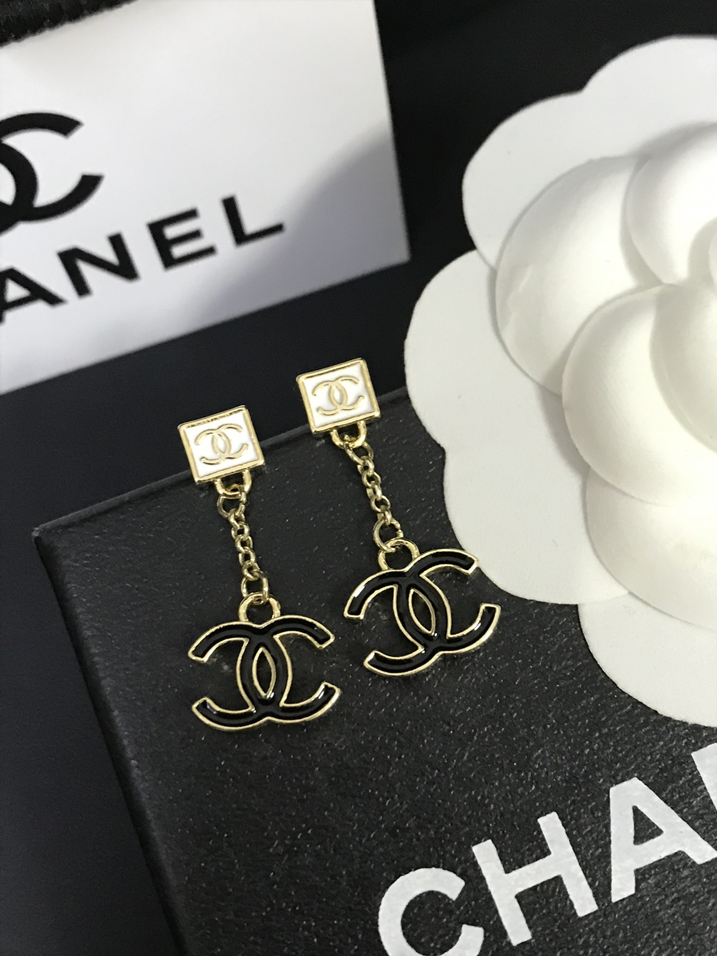 A987 Chanel earrings