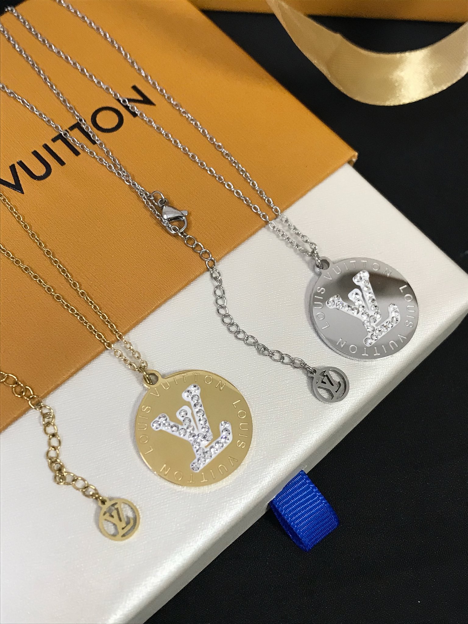 X597 LV Louis vuitton necklace