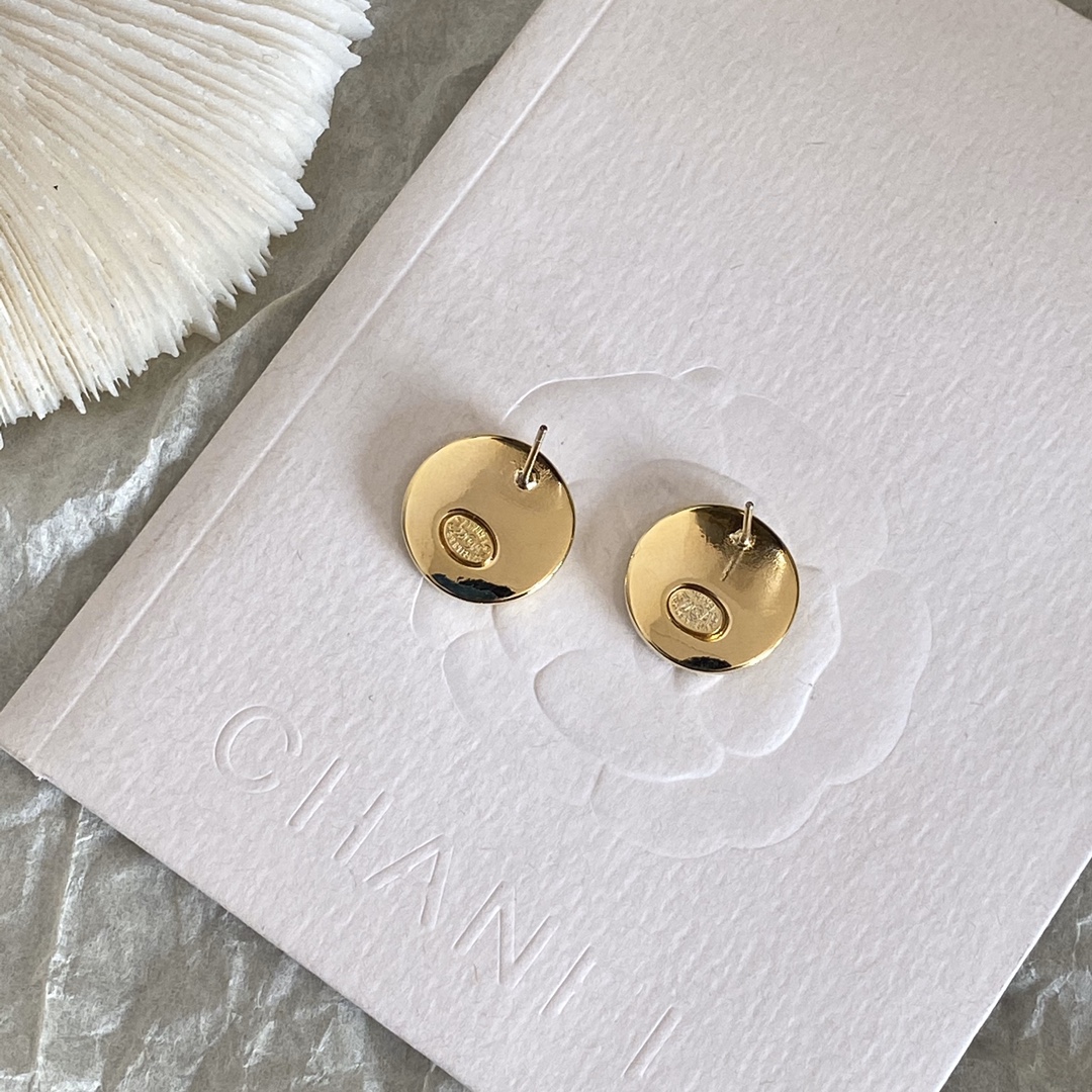 A1387 Chanel earrings