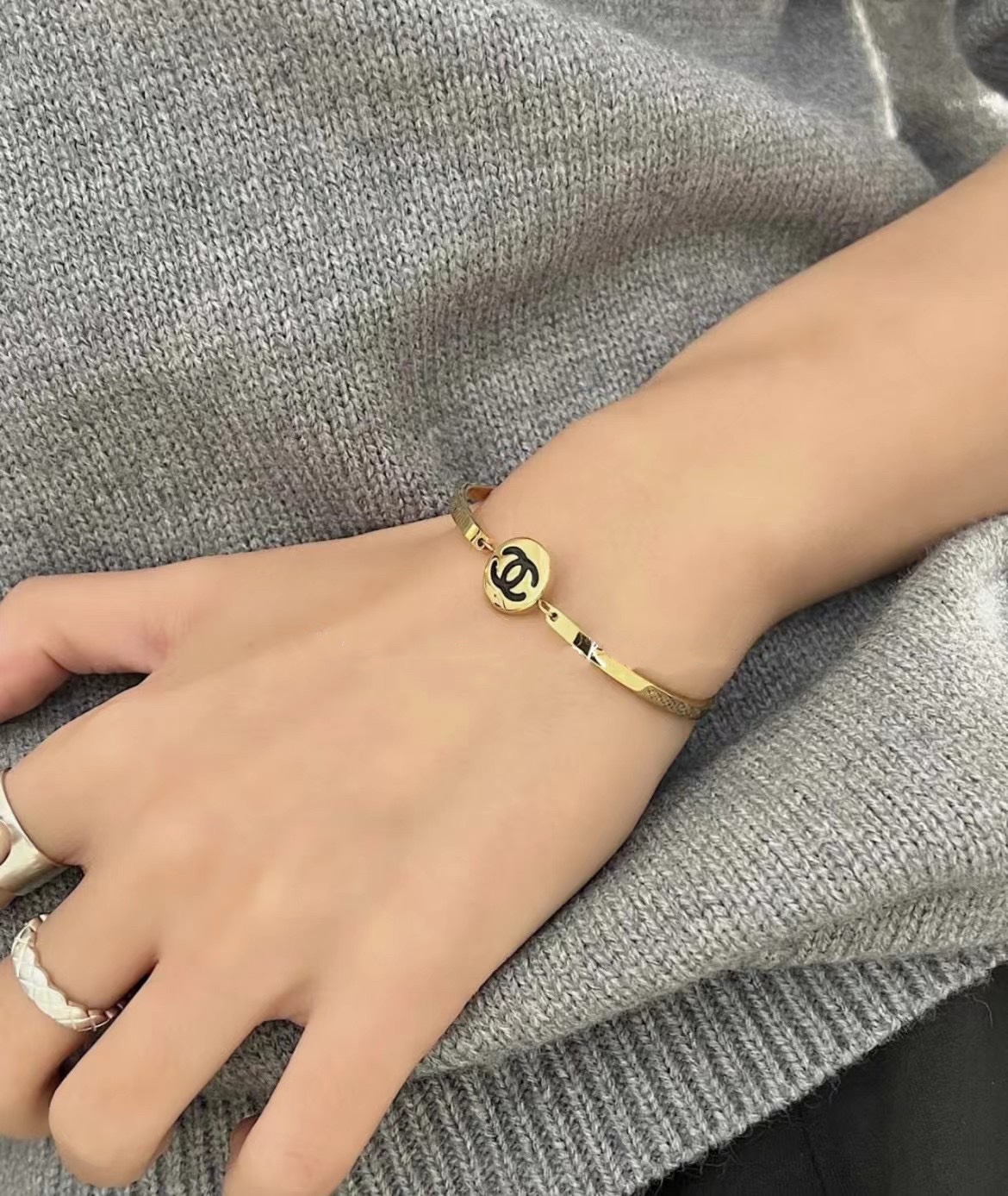 S389 Chanel bracelet