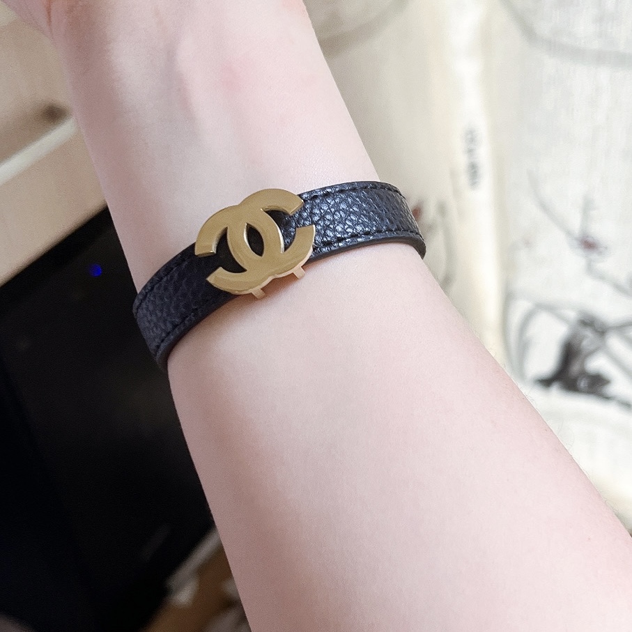 Chanel leather bracelet 114593