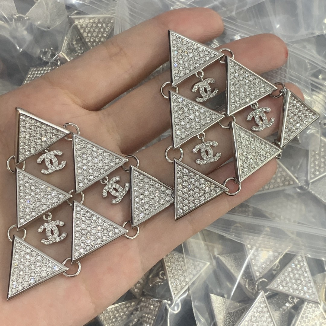 Chanel triangle earrings 114595