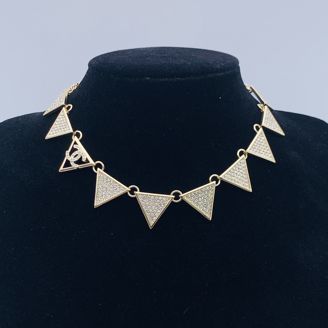 Chanel triangle choker necklace 114594