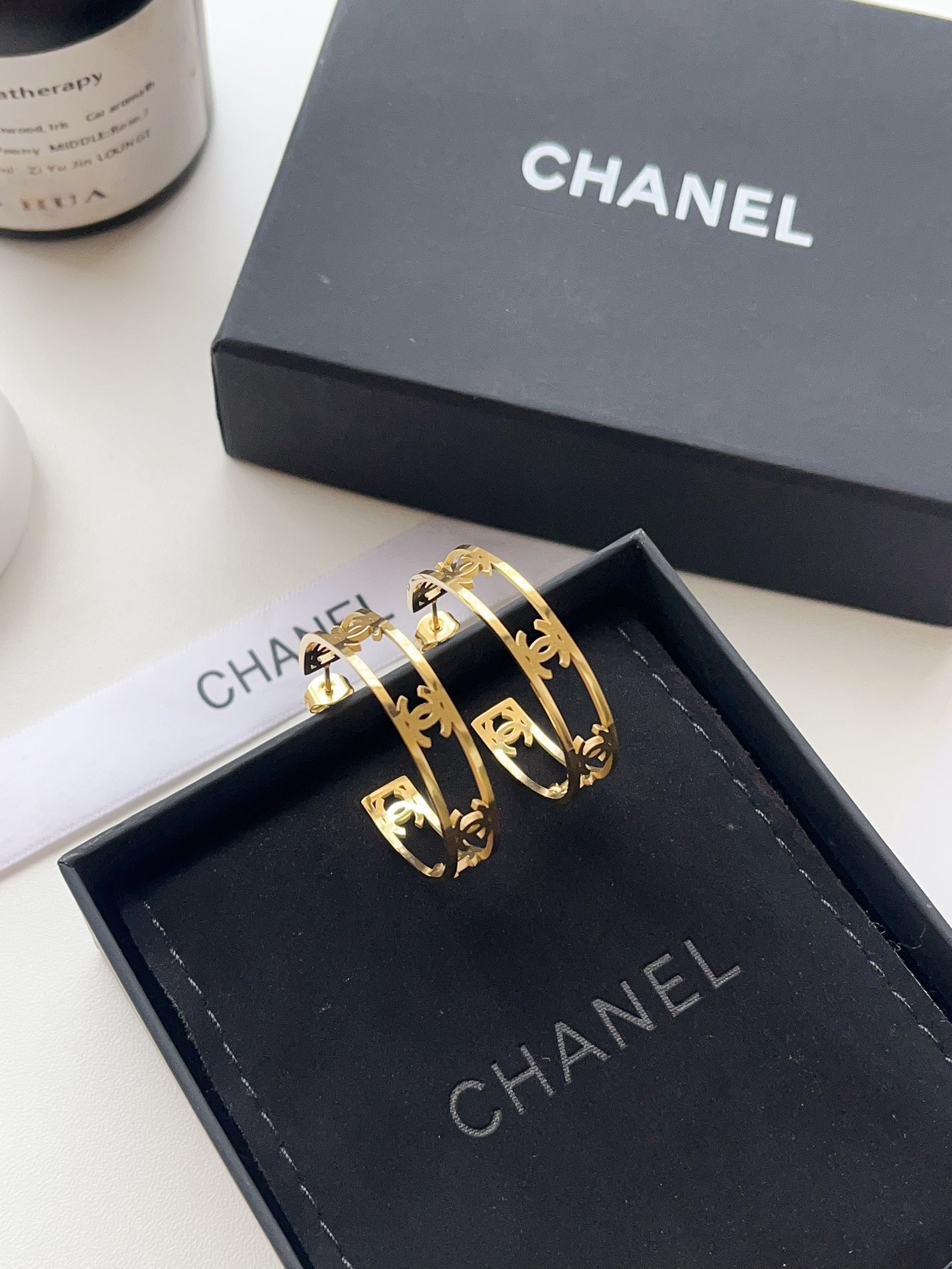 A997 Chanel CC hoop earrings