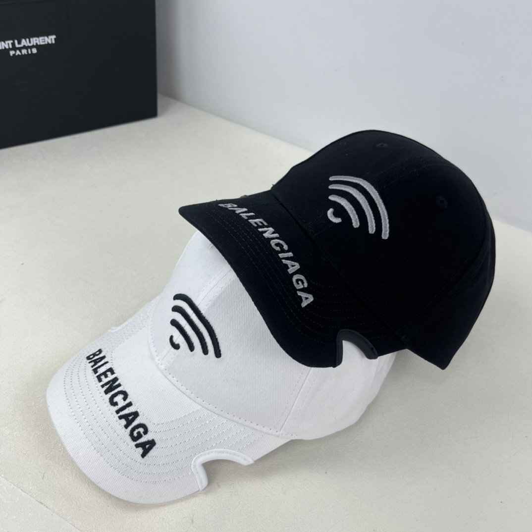 BALENCIAGA wifi cap