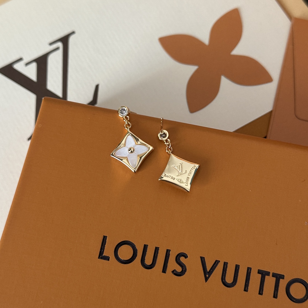 A006 LV earrings