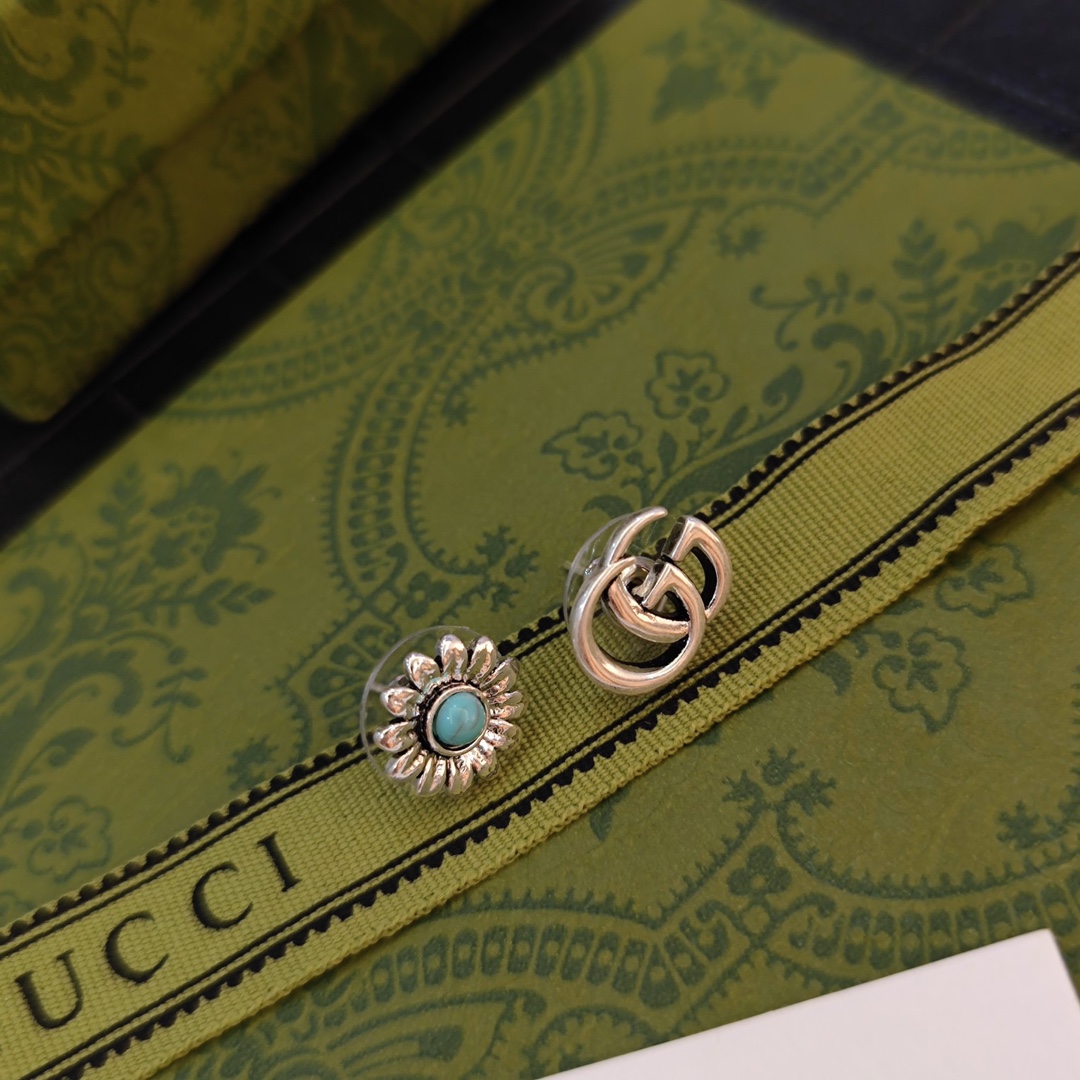 A1392  Gucci GG earrings