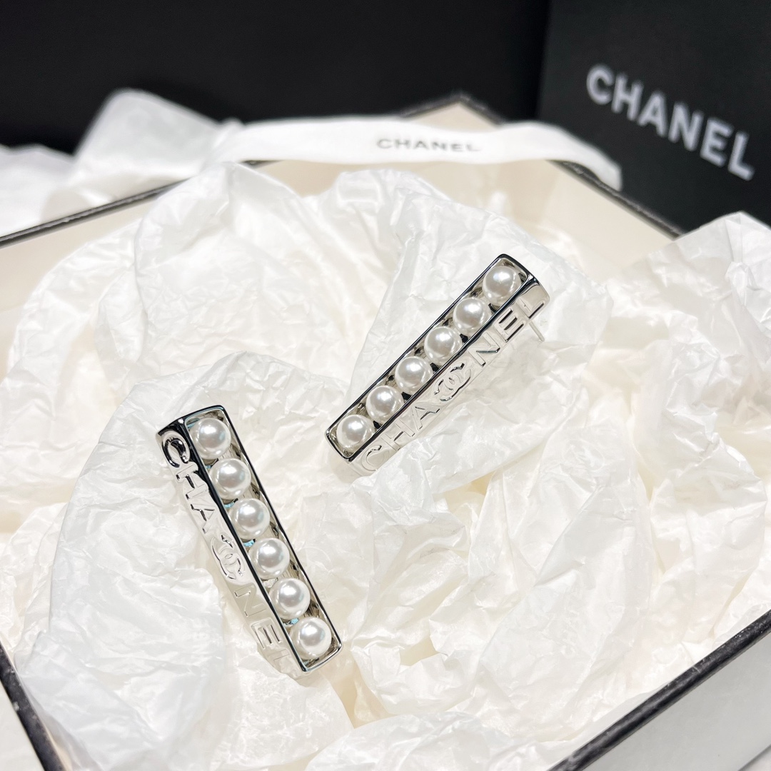 A1929 Chanel earrings