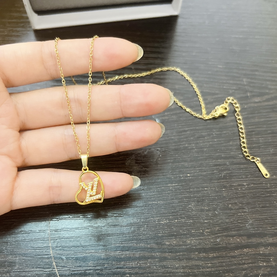 LV necklace 114699