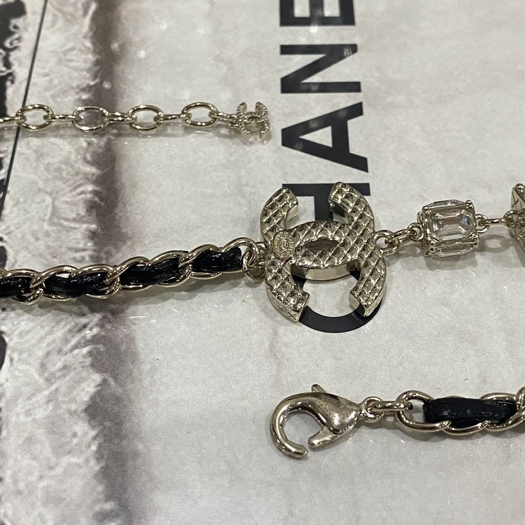 B303 Chanel necklace