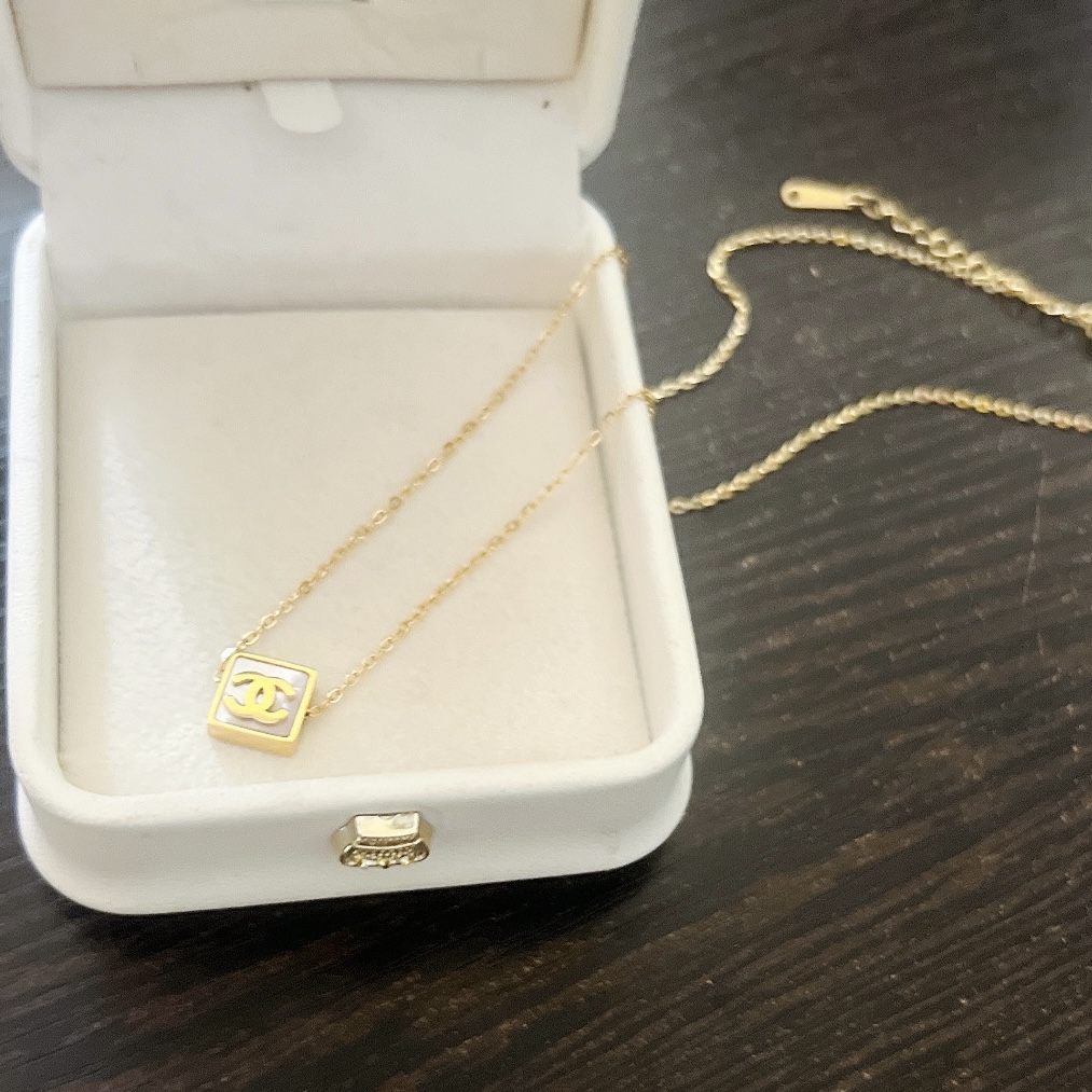 Chanel square necklace 114749