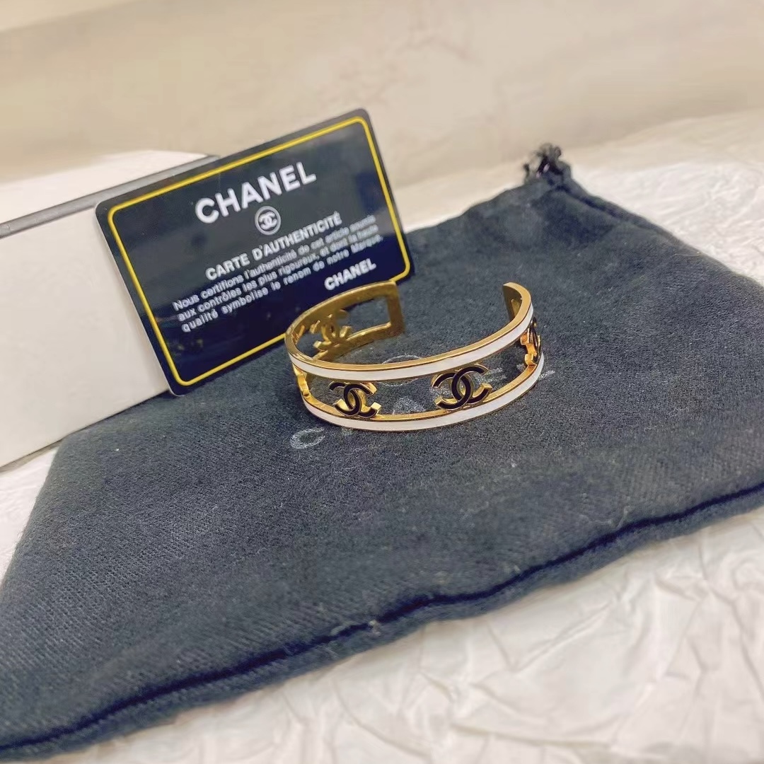 Chanel bracelet 114747