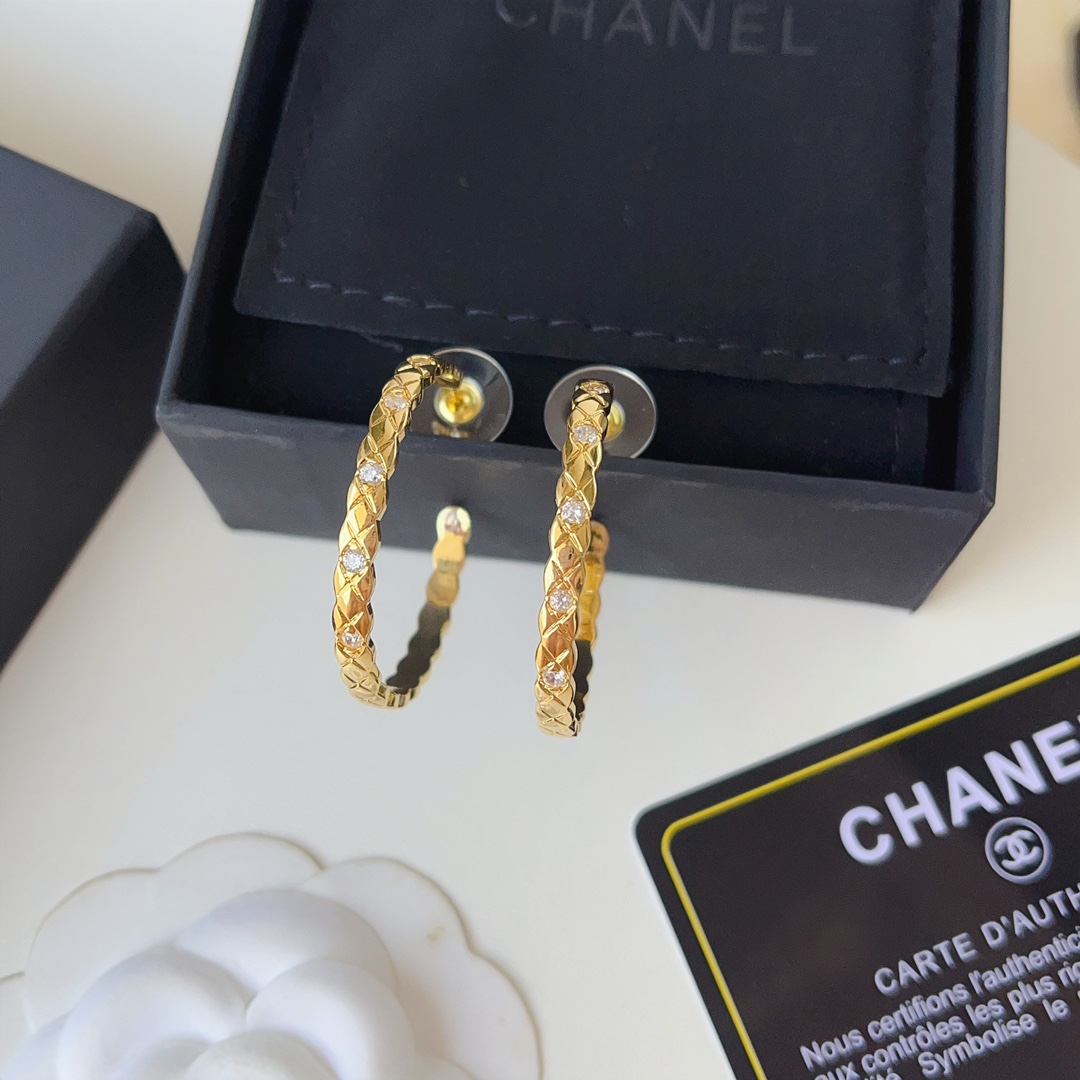 A1007 Chanel hoop earrings