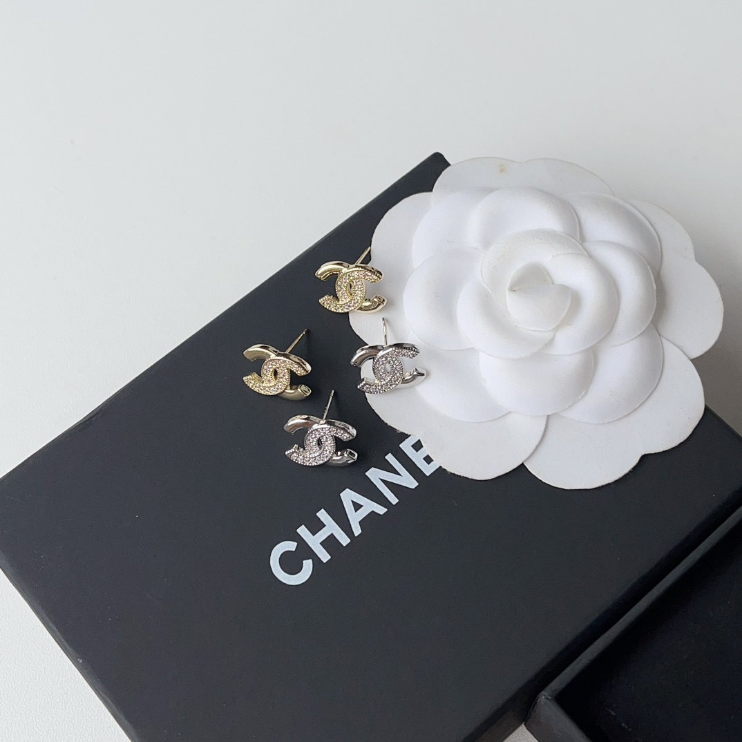 A1014 Chanel earrings