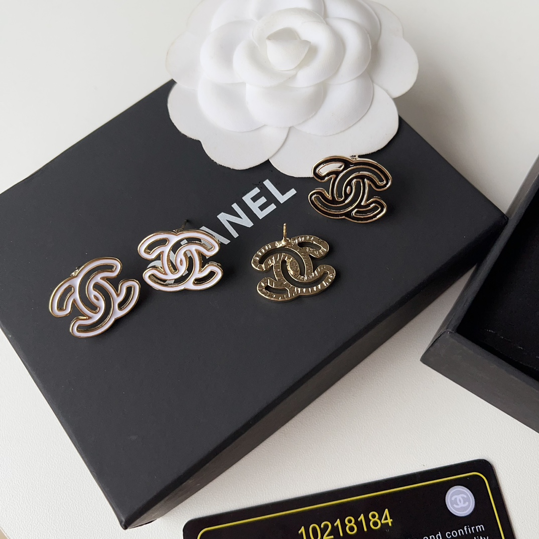 A1013 Chanel cc earrings