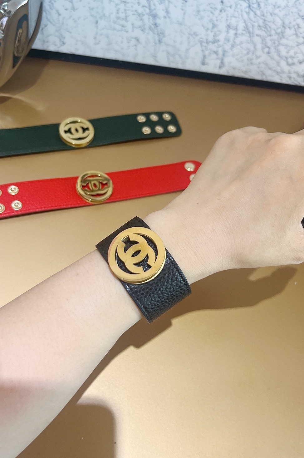 Chanel leather bracelet 114805