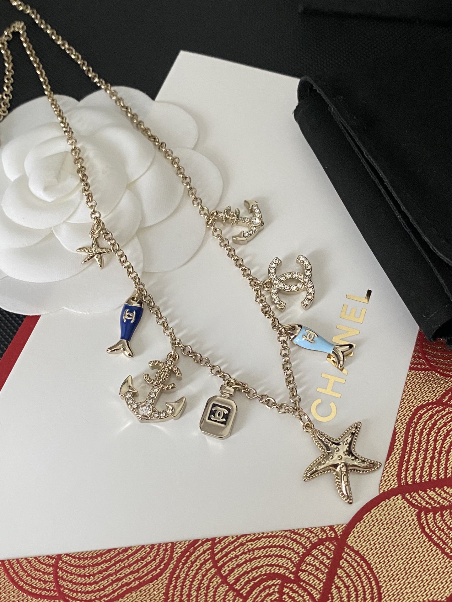 B624 Chanel necklace