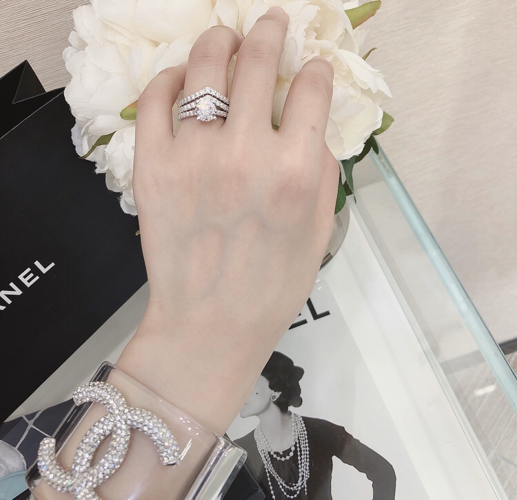 Chanel transparent  Acrylic CC Bracelet 114874