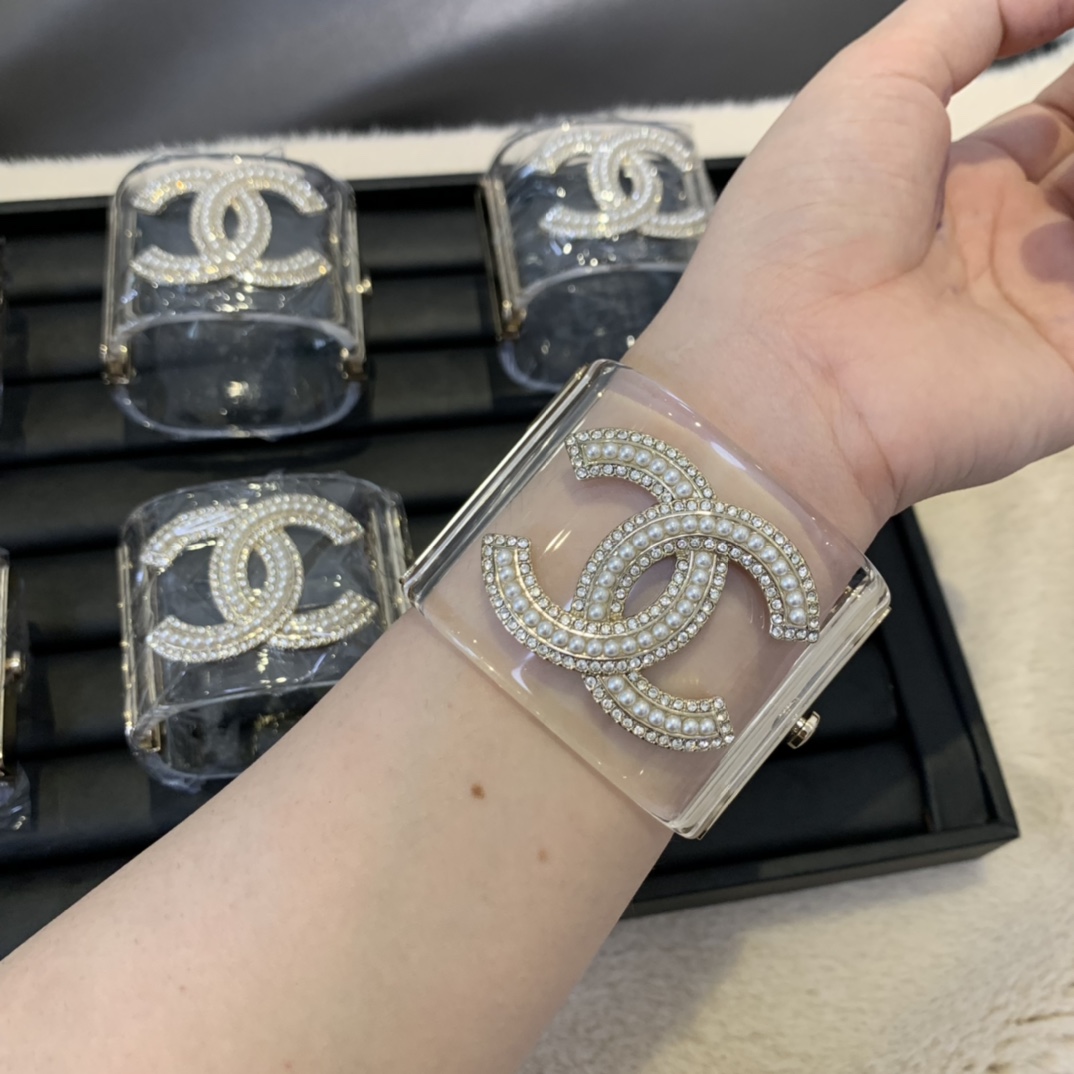 Chanel transparent  Acrylic CC Bracelet 114871