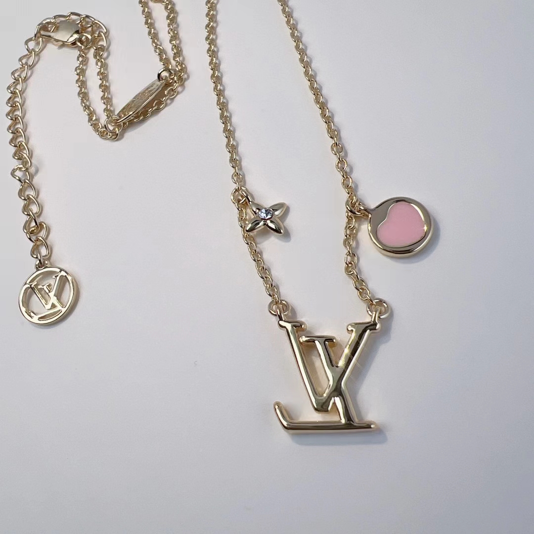 B206 LV necklace