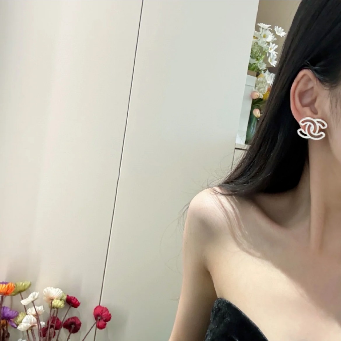 A1190 Chanel cc earrings