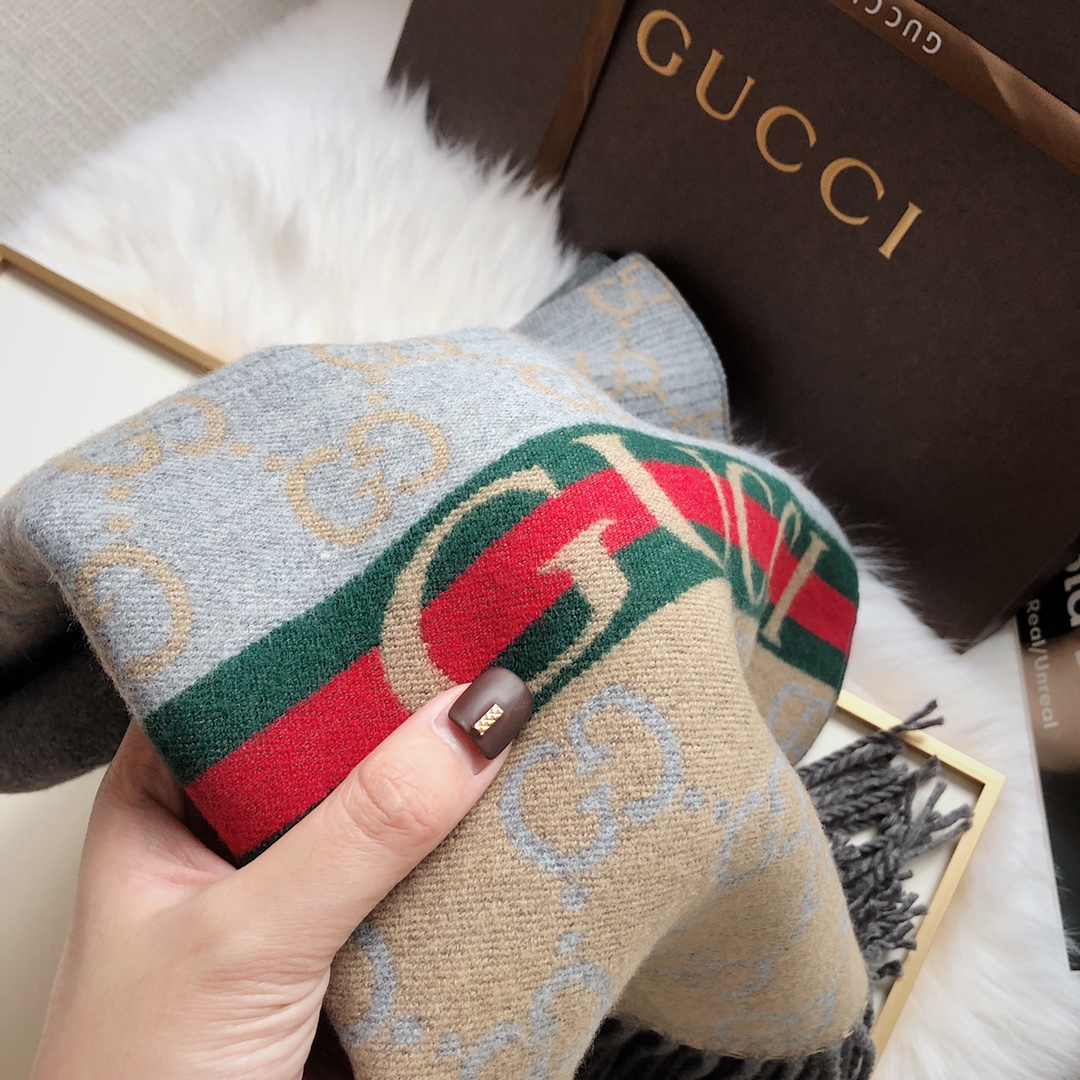 GUCCI Long wool scarf