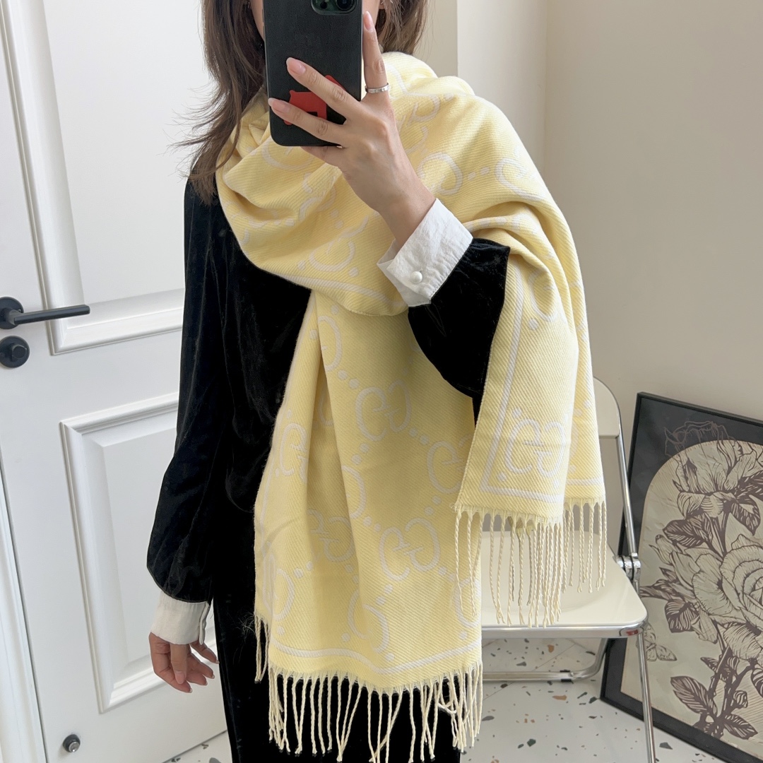 Gucci Long wool scarf