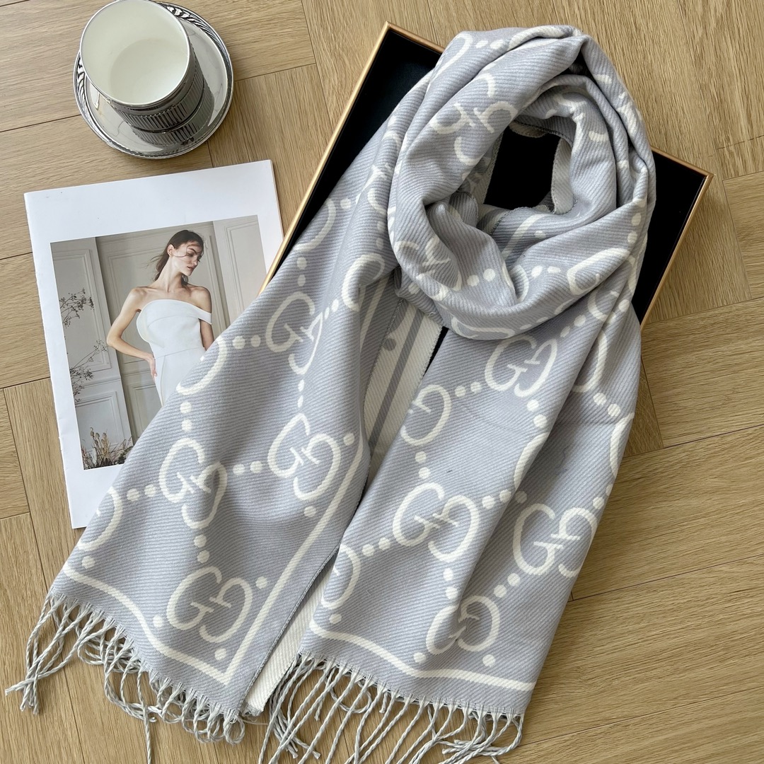 GUCCI GG Long wool scarf