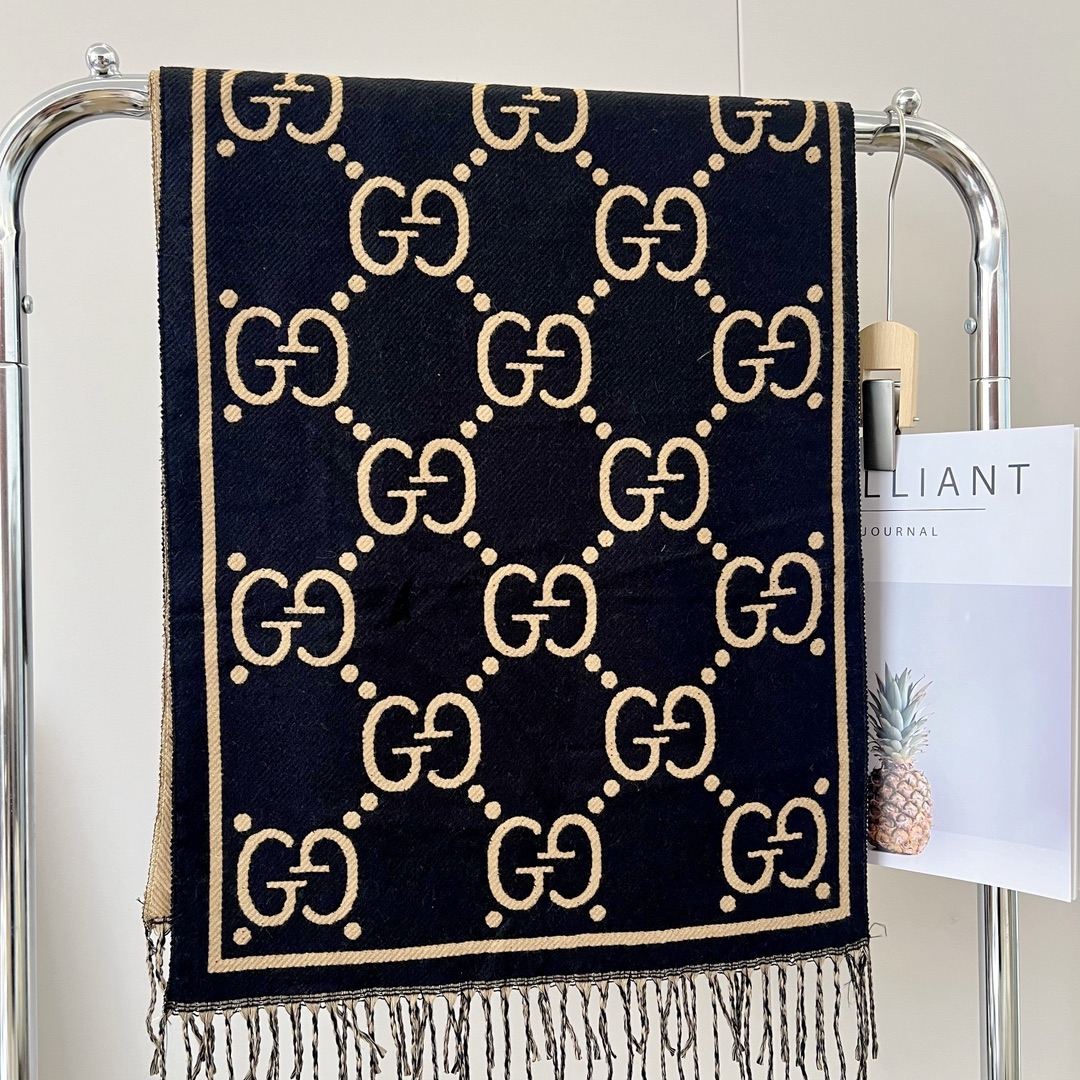 GUCCI GG Long wool scarf