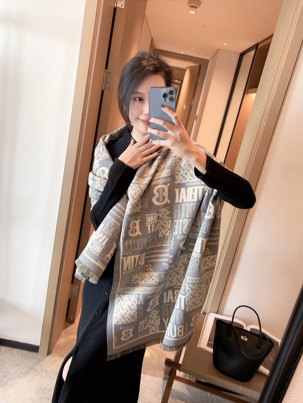 Burberry Long wool scarf