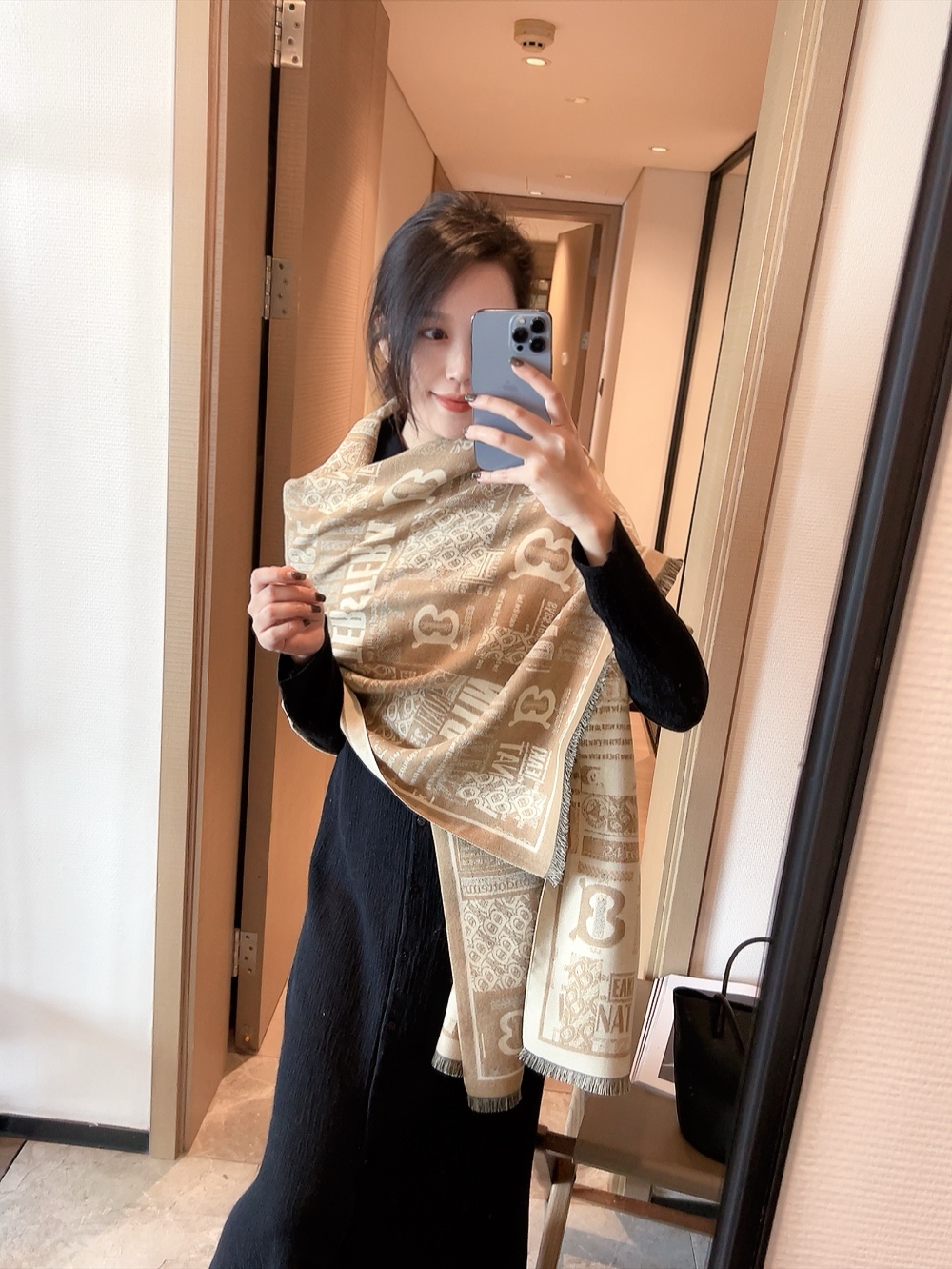 Burberry Long wool scarf