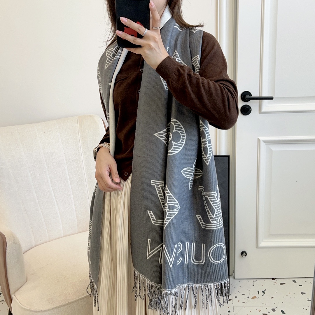 LV Long wool scarf